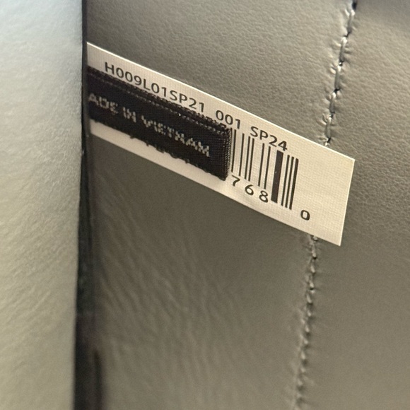 Marc Jacobs Black Leather Tote Bag - Picture 4 of 12